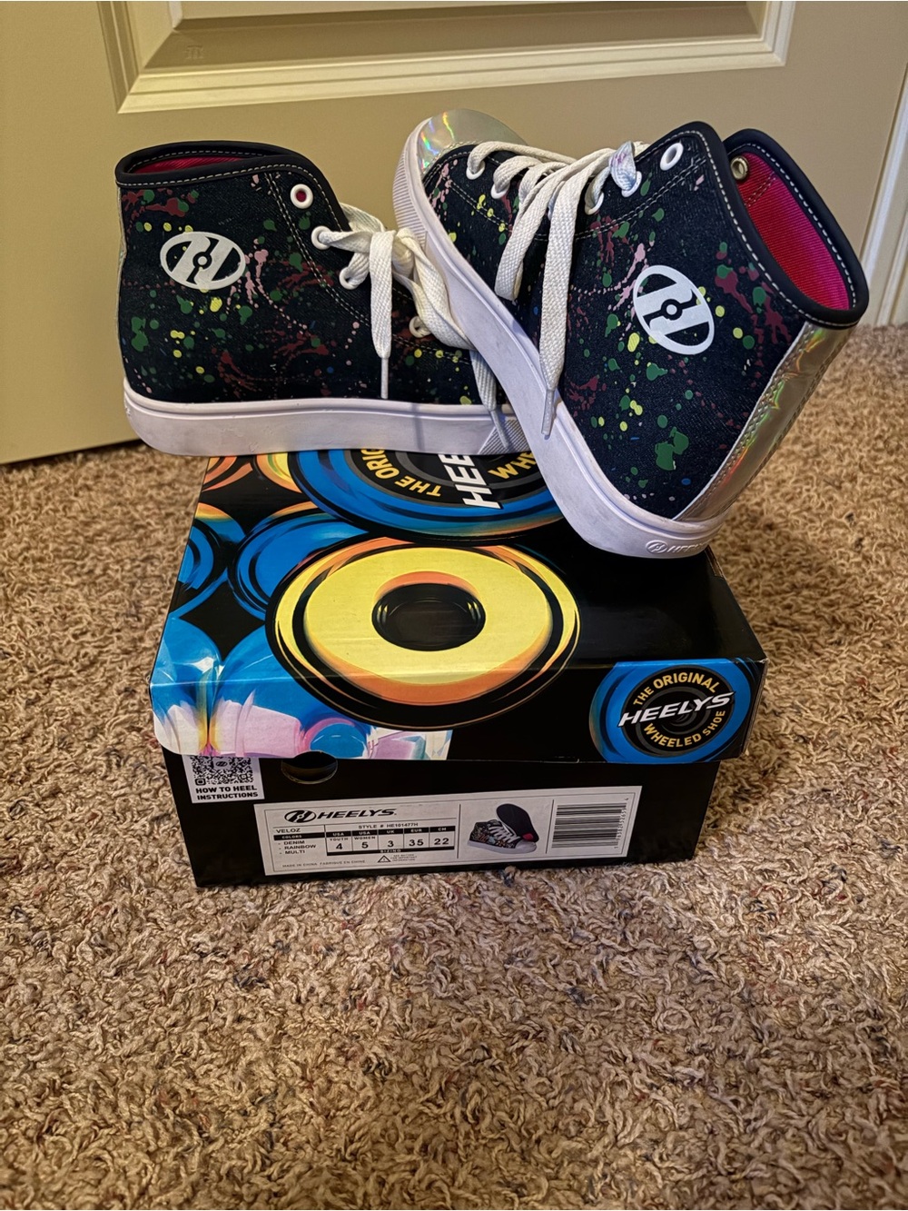 Heelys Girls' High-Top Sneakers in Navy with Rainbow Accents - Picture 3 of 7